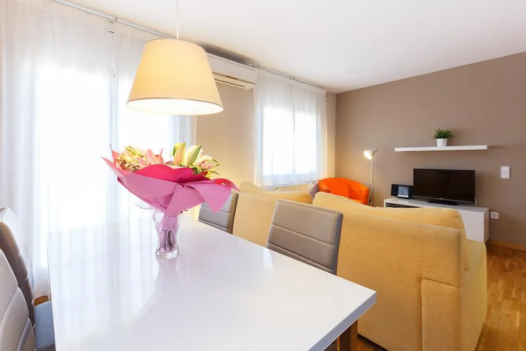Letsgo Sagrada Familia Penthouse Apartment Barcelona